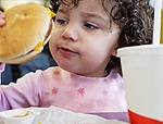 Fast food: basta con il marketing aggressivo