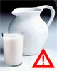 Altroconsumo, latte contaminato: verifiche immediate per capire se la sostanza è tossica