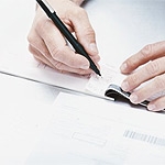Assegni: tempi più brevi per disponibilità e interessi. Novità anche sui bonifici