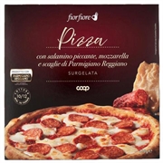 COOP FIOR FIORE Pizza con salamino piccante, mozzarella e scaglie di Parmigiano Reggiano surgelata