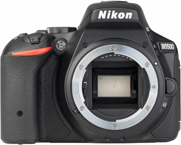 NIKON D5500 + 18-105mm NIKKOR VR