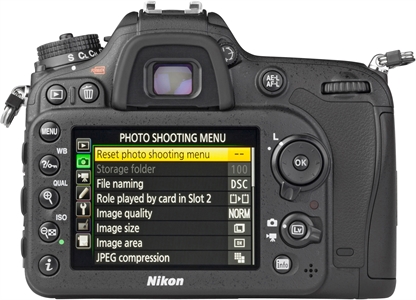 NIKON D7200 + 18-140MM NIKKOR VR