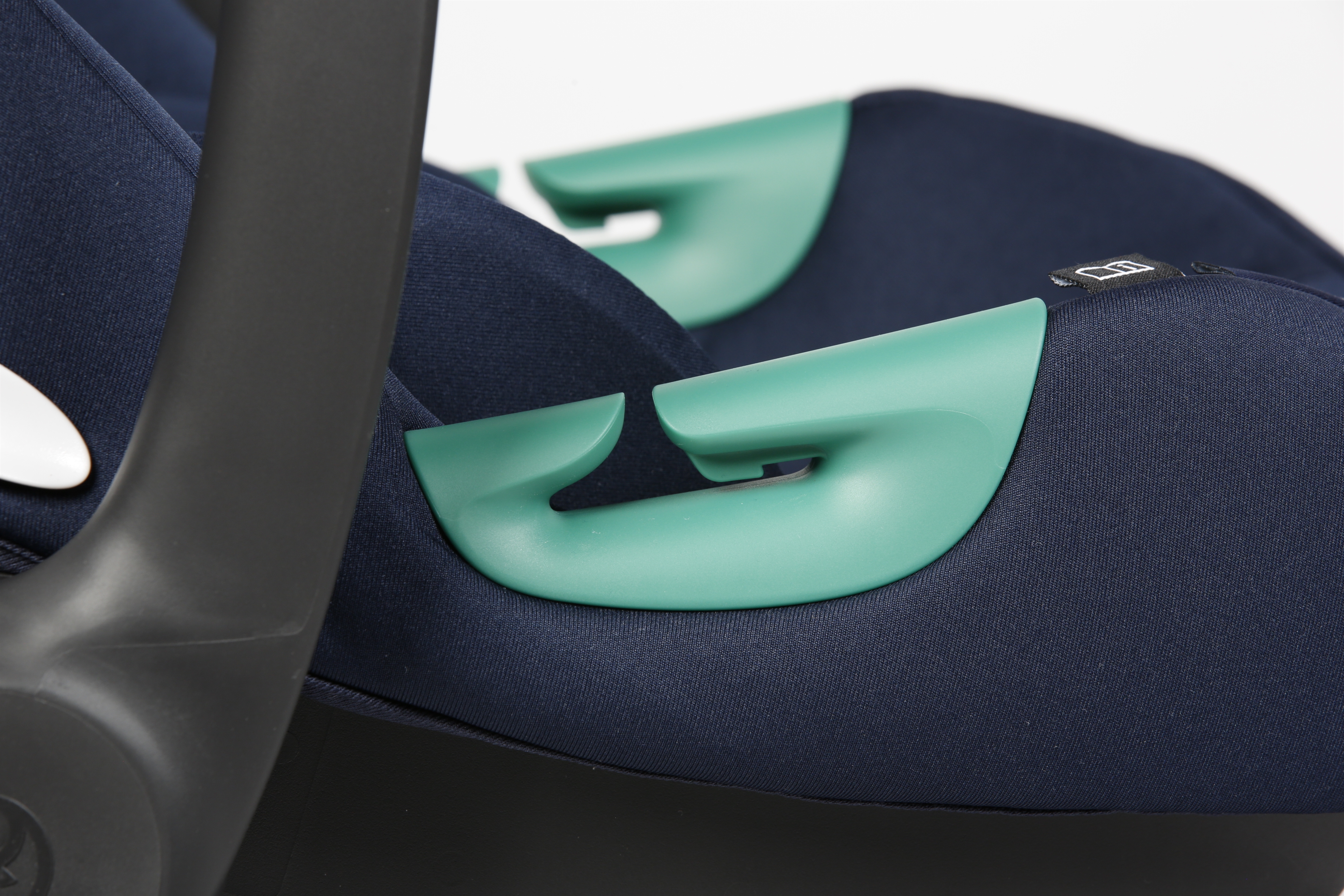 CYBEX ATON B2 I-SIZE + BASE ONE