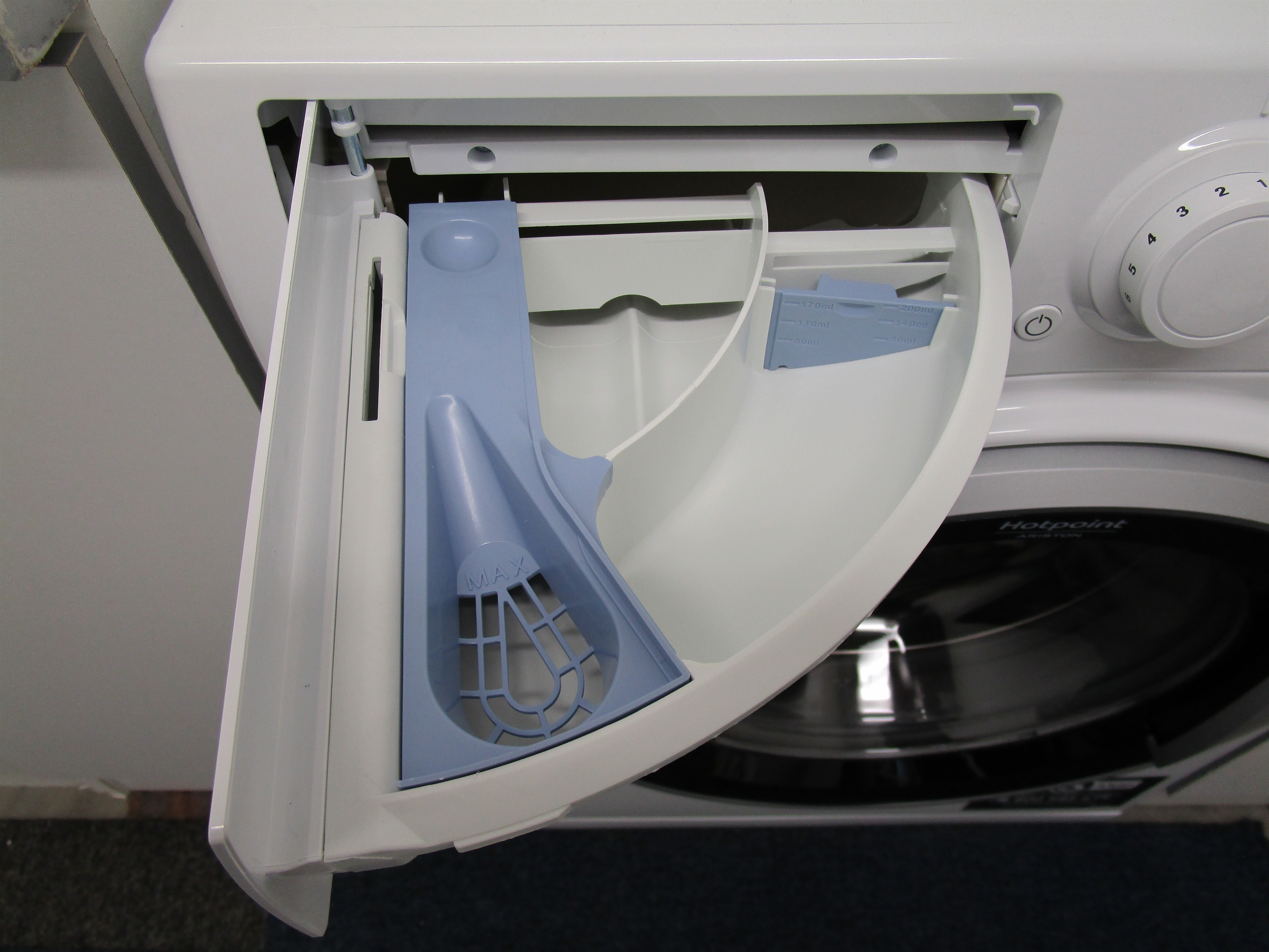 HOTPOINT-ARISTON RSG823SIT
