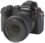 PANASONIC LUMIX DC-S5 + LUMIX S 20-60
